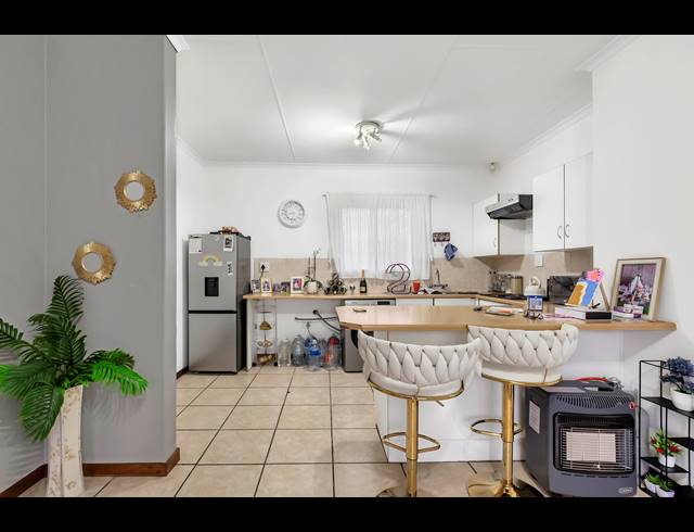 2 BEDROOM APARTMENT FOR SALE IN FERNDALE